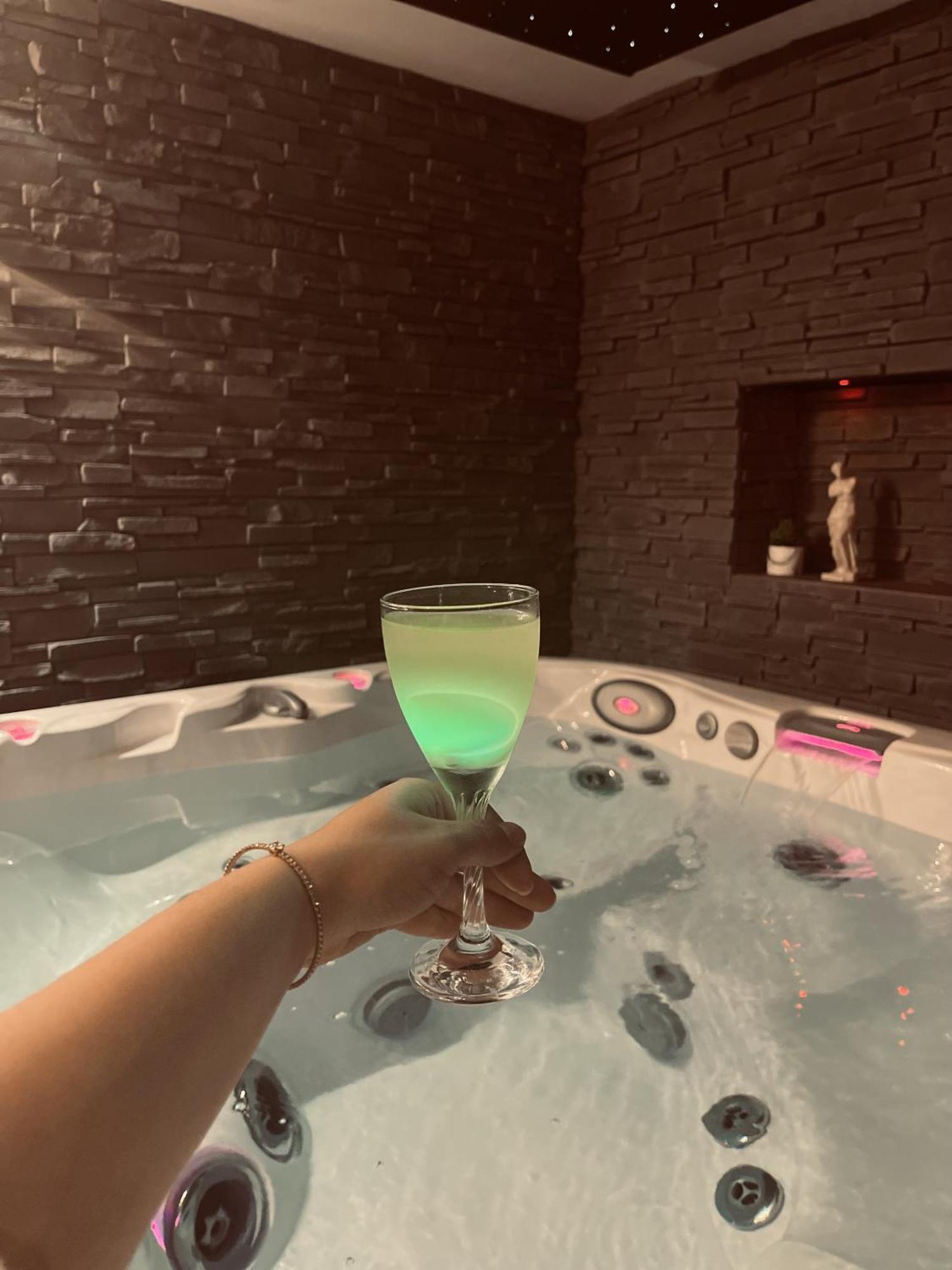 O Venus Spa Sin-le-Noble Eksteriør bilde
